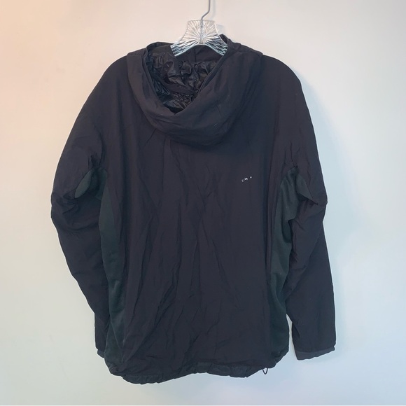 Arc'teryx Men's Atom Black Hooded Jacket - Picture 8 of 13